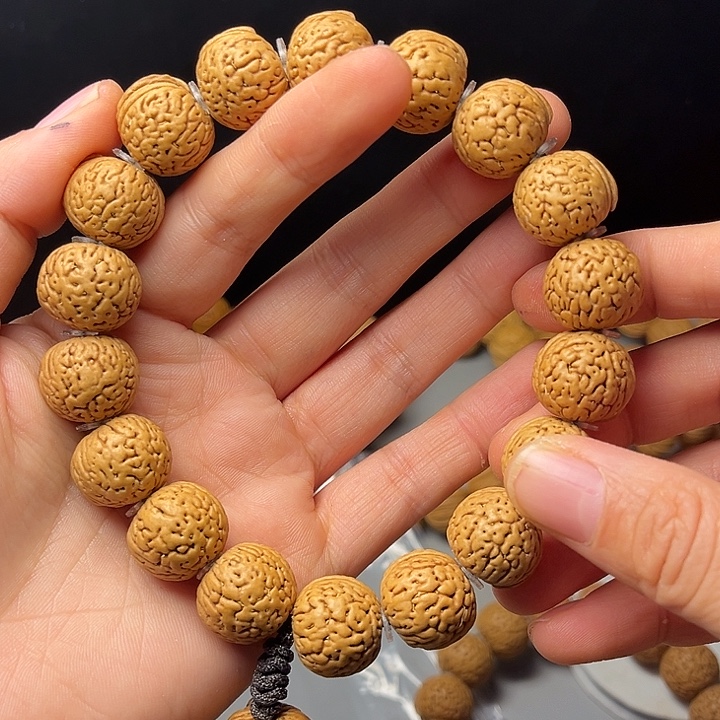 林***华桃核吊坠桃核手串