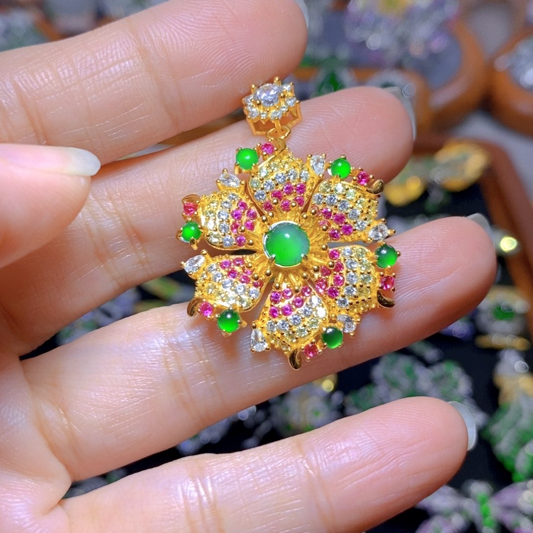 翡翠颈饰银S925镶嵌天然翡翠