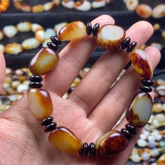 和田玉颈饰未镶嵌