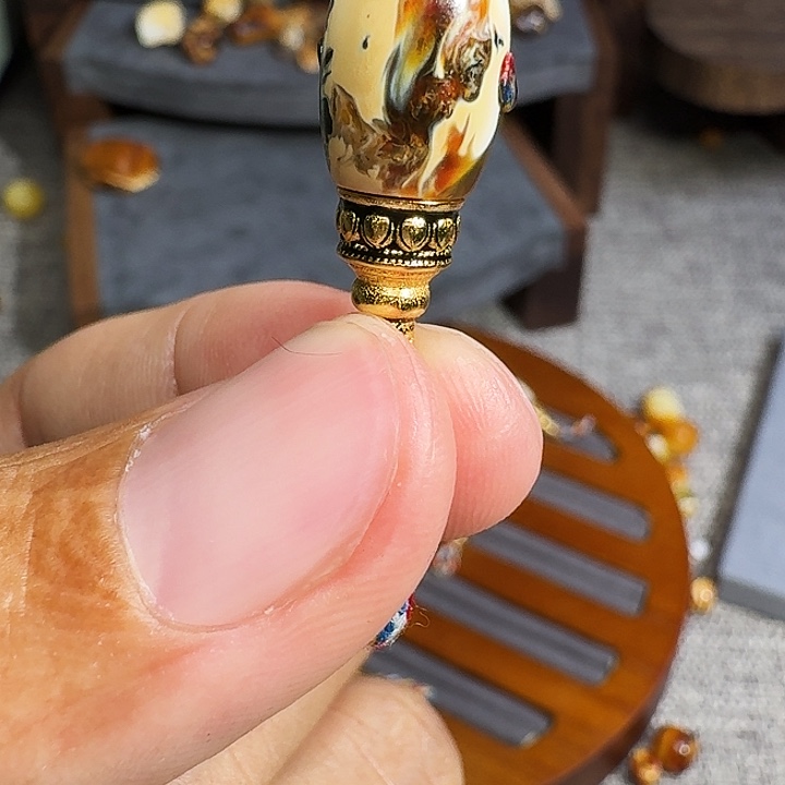 小****琥珀未镶嵌裸石琥珀