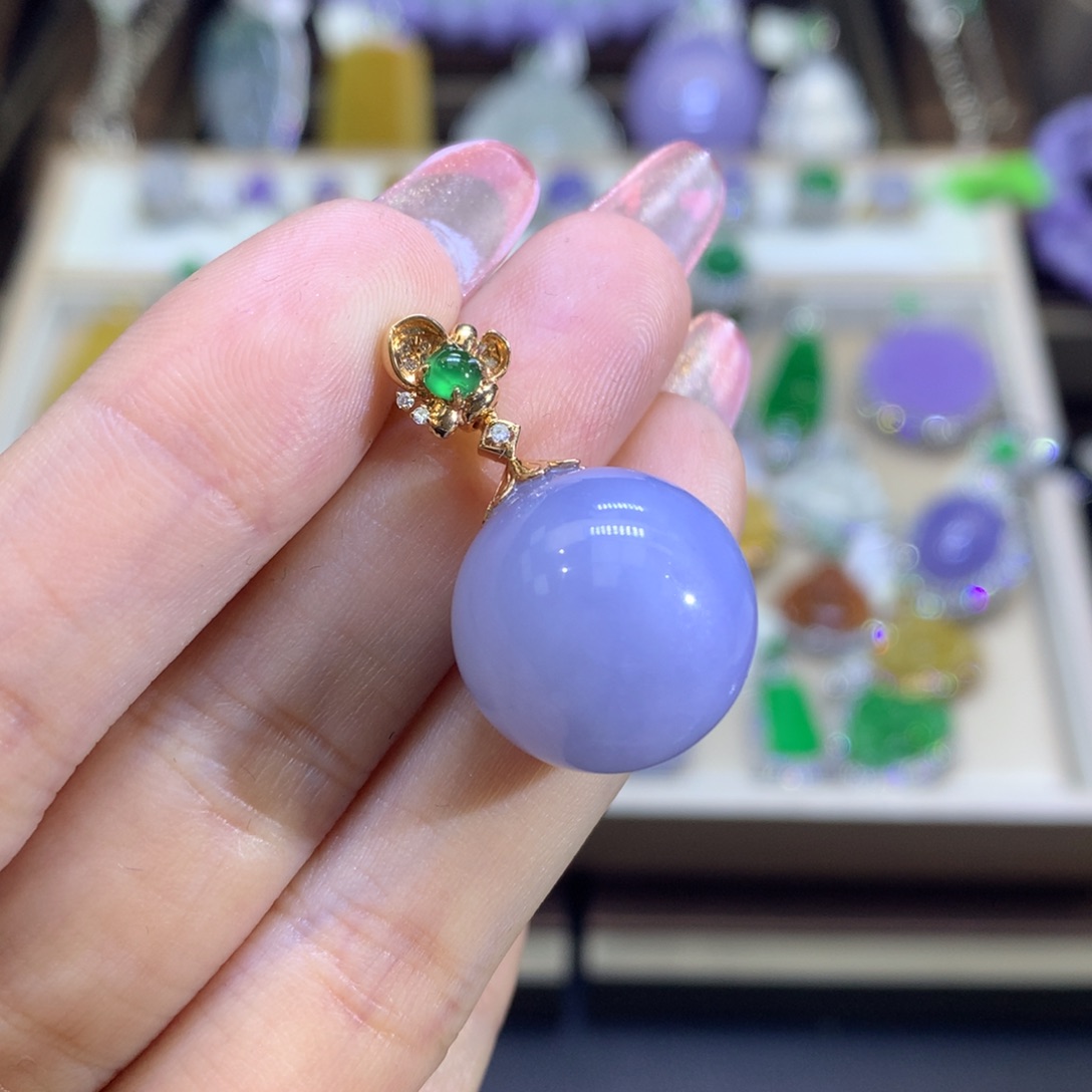 翡翠颈饰18K金镶嵌翡翠