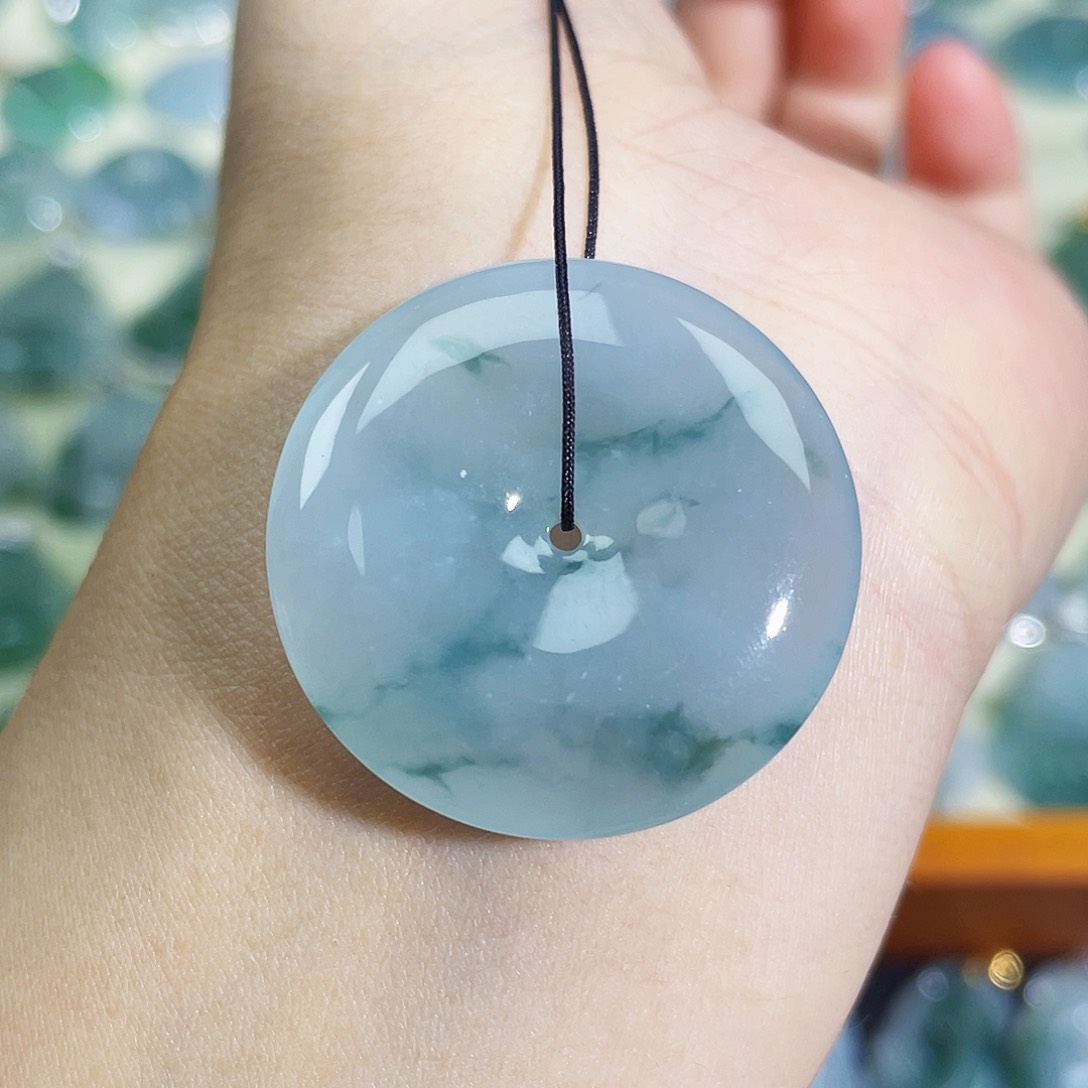 翡翠颈饰未镶嵌吊坠