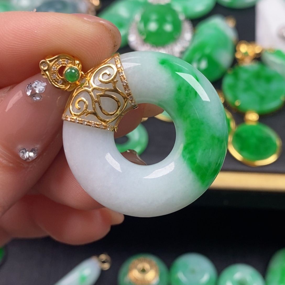 翡翠颈饰18K金镶嵌卡29.2