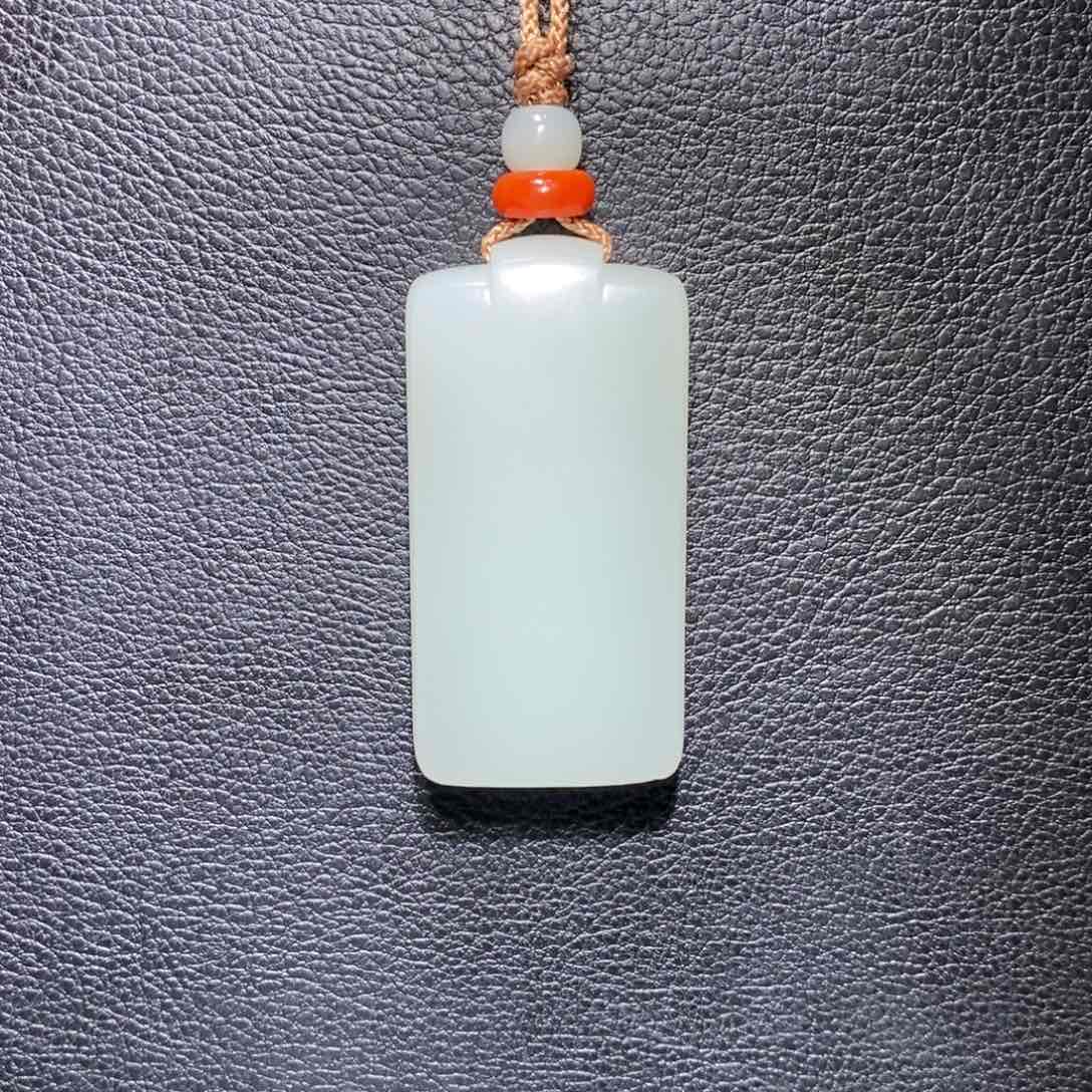 和田玉颈饰未镶嵌不***甲