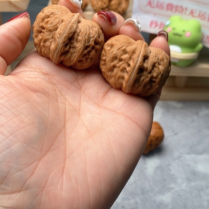 文玩核桃吊坠一****?元宝40全品1133