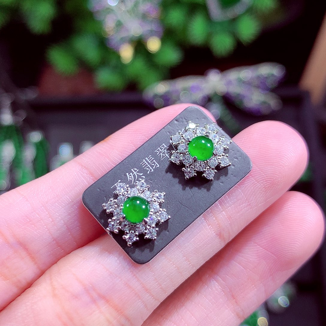 颈饰未镶嵌翡翠天然