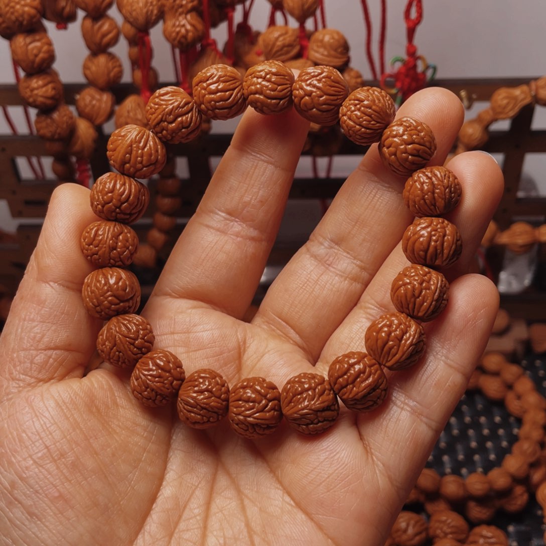 木质类龙纹桃枭手串