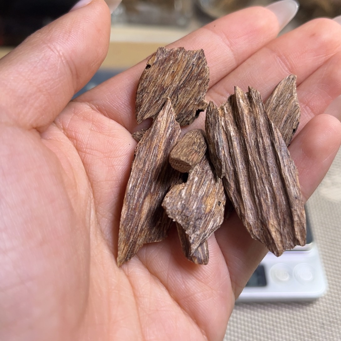 沉香海南黎母山红油树心5克