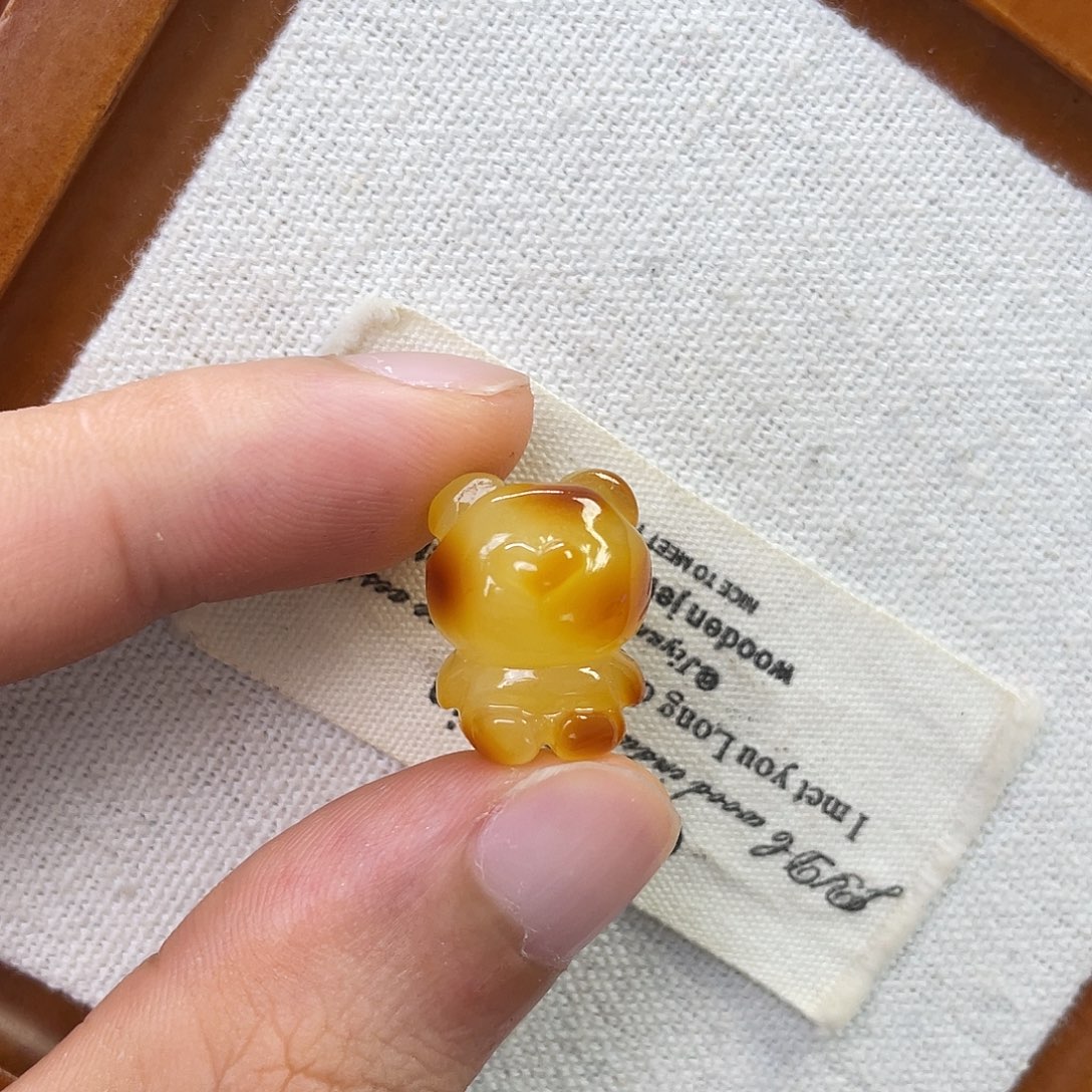 未镶嵌琥珀珠宝奇石小熊