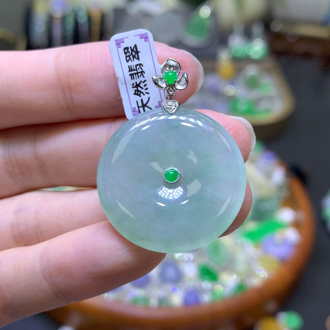 翡翠颈饰18K金镶嵌翡翠吊坠项链