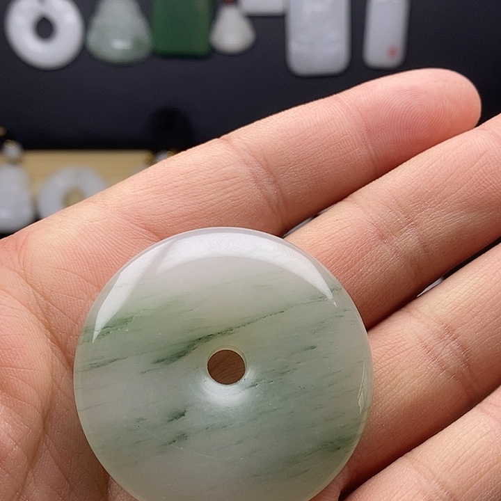 石英质玉颈饰未镶嵌健**福