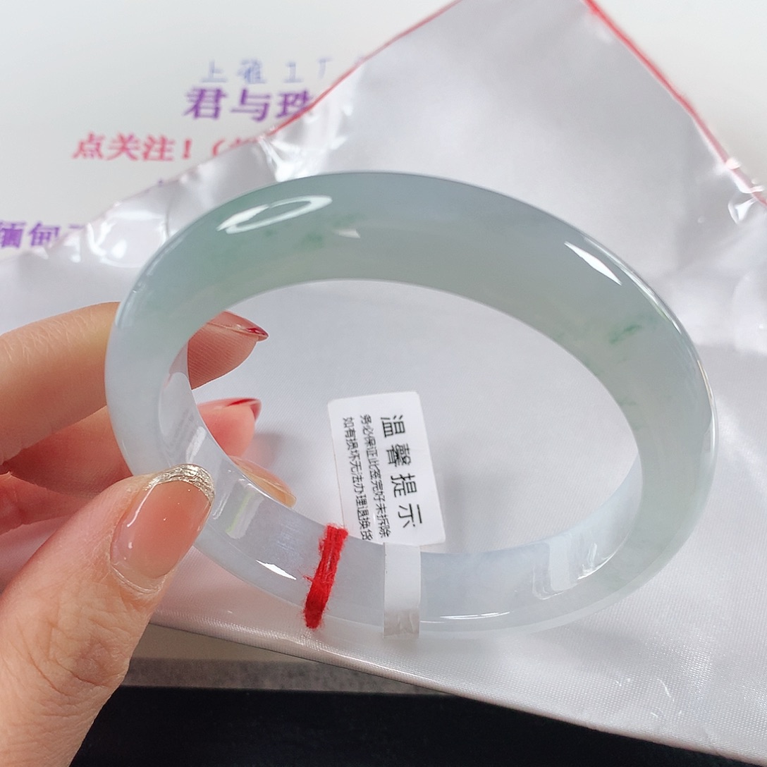 翡翠手镯未镶嵌 正圈①⑤⑤
