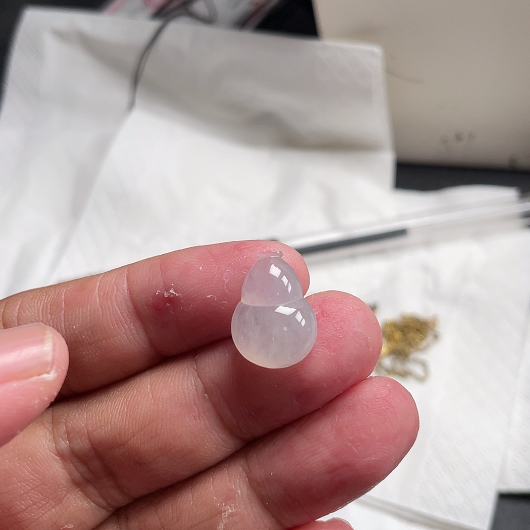 夏***目翡翠未镶嵌颈饰55588588