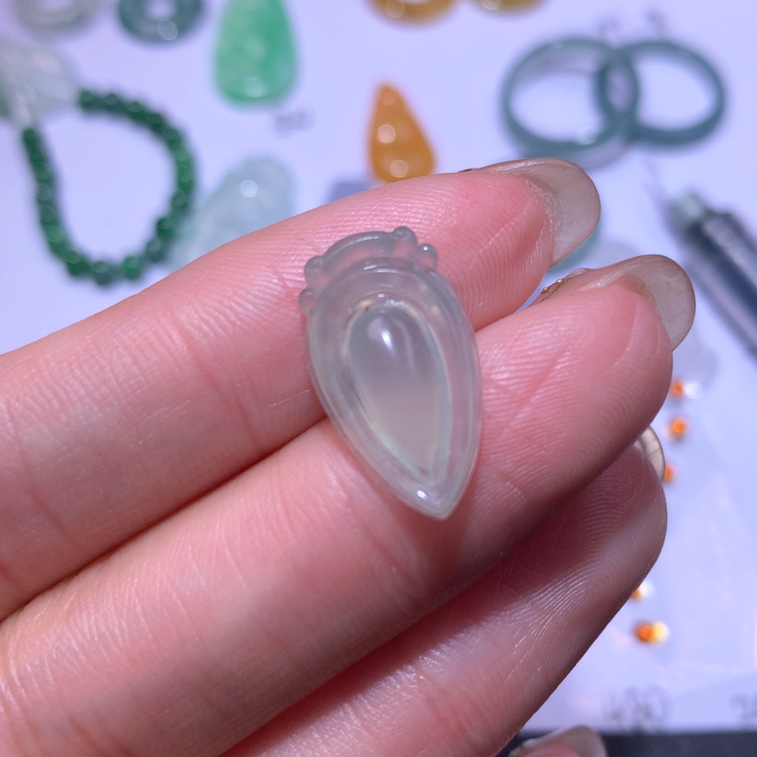 翡翠颈饰未镶嵌瓜