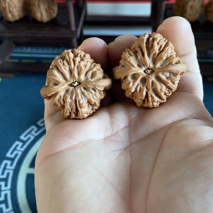 J***…把件文玩核桃涿鹿南将