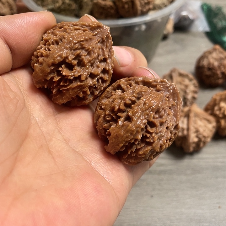 【闪购商品】起****风秦岭野生文玩核桃灯笼