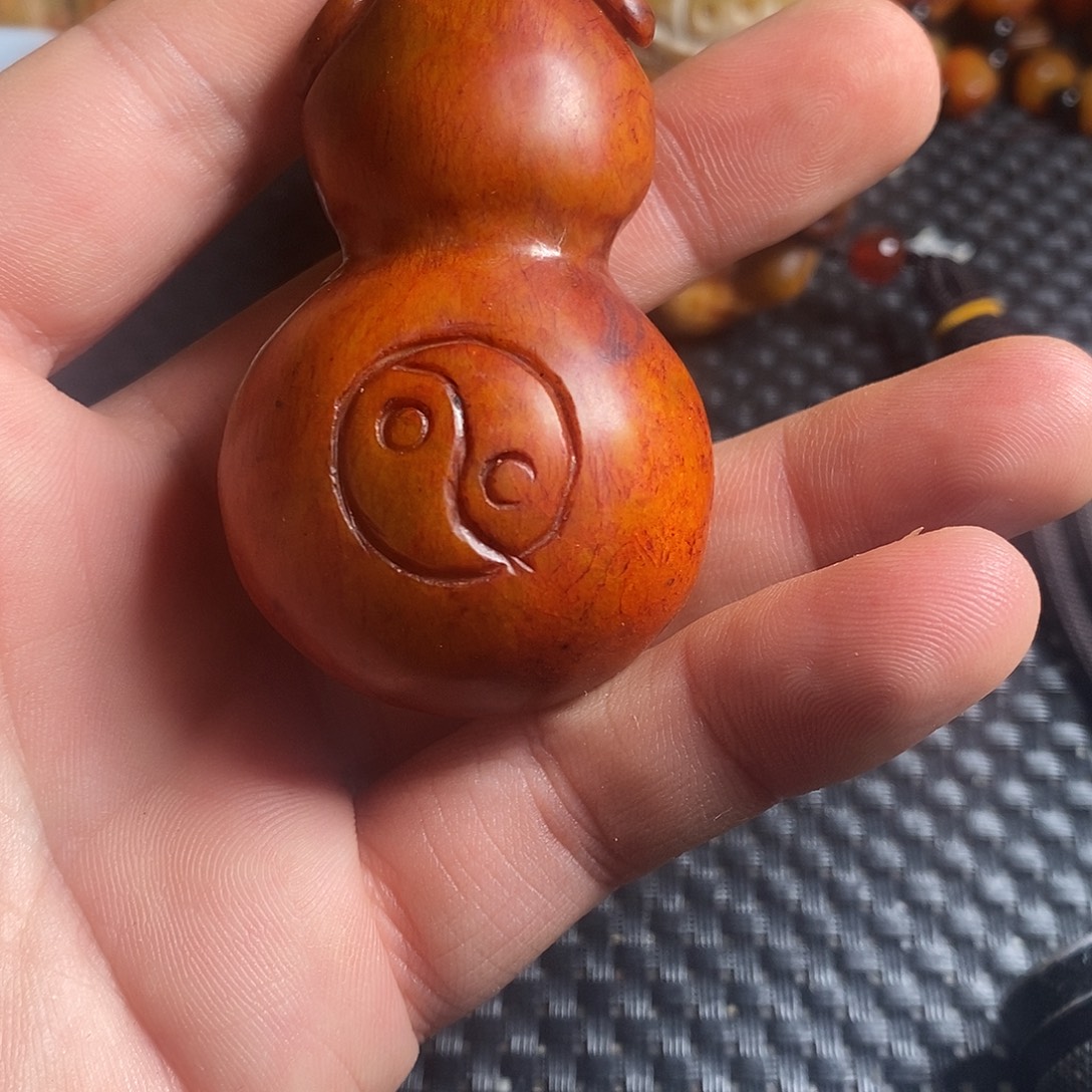 岫玉未镶嵌珠宝奇石