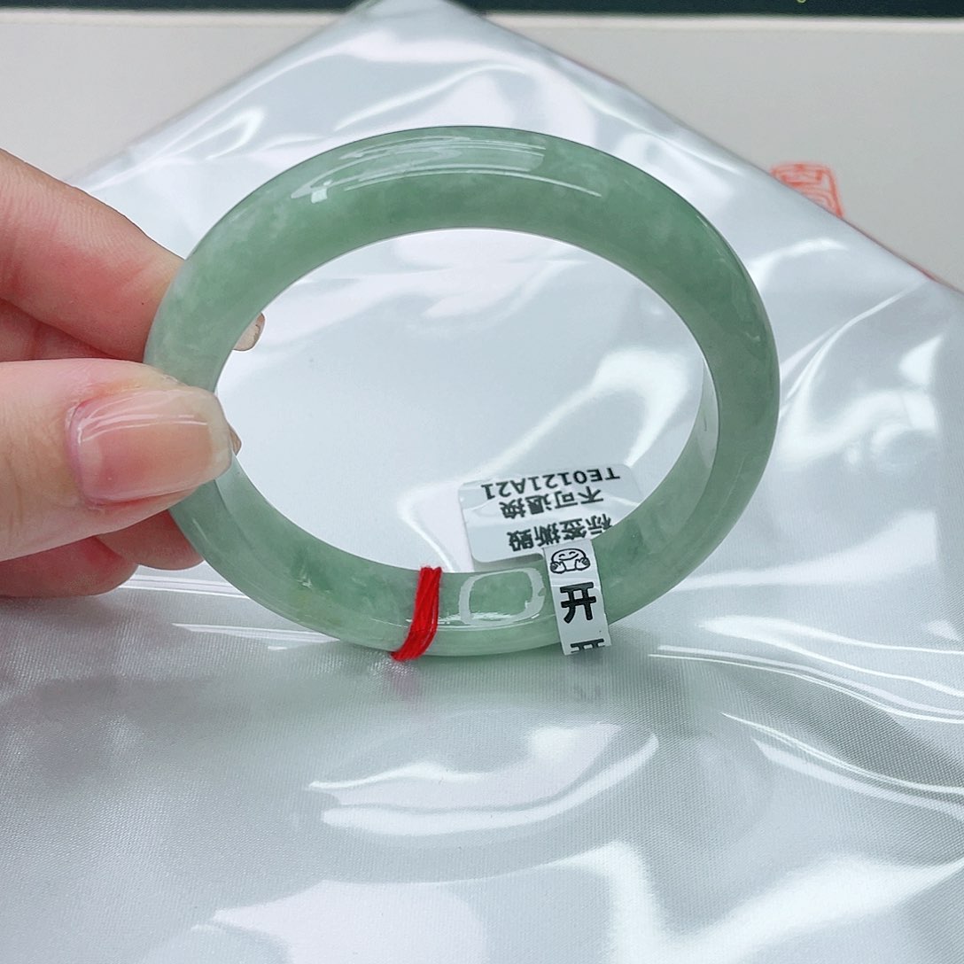 翡翠手镯未镶嵌正56,3