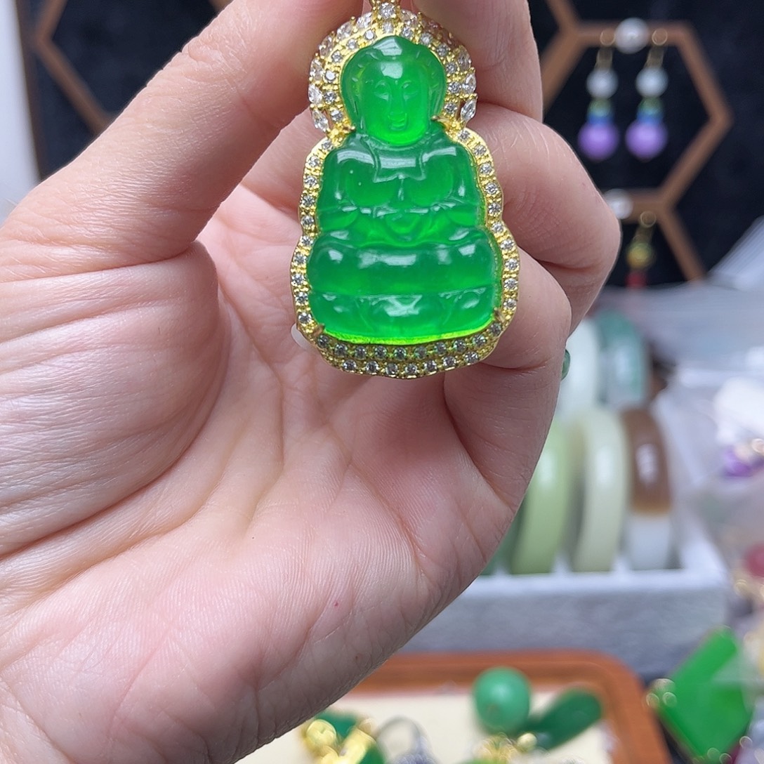 翡翠未镶嵌耳饰观音