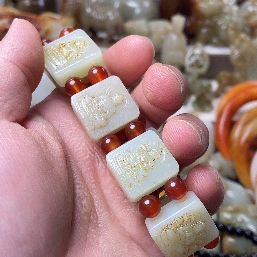 古***樟和田玉未镶嵌颈饰