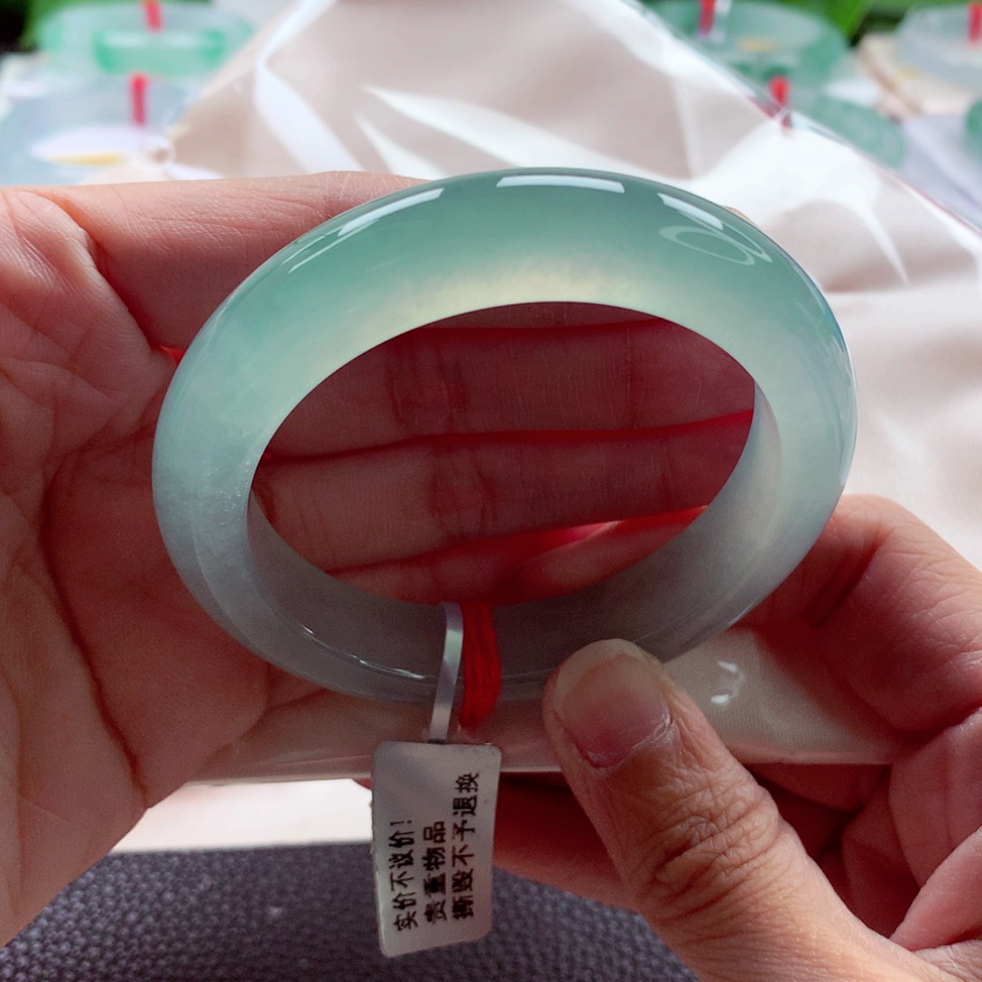 翡翠手镯未镶嵌马*莹分单1A