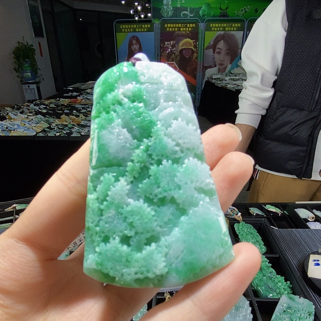 颈饰未镶嵌翡翠翡翠