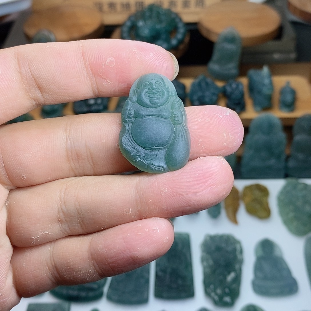 定制翡翠未镶嵌佛