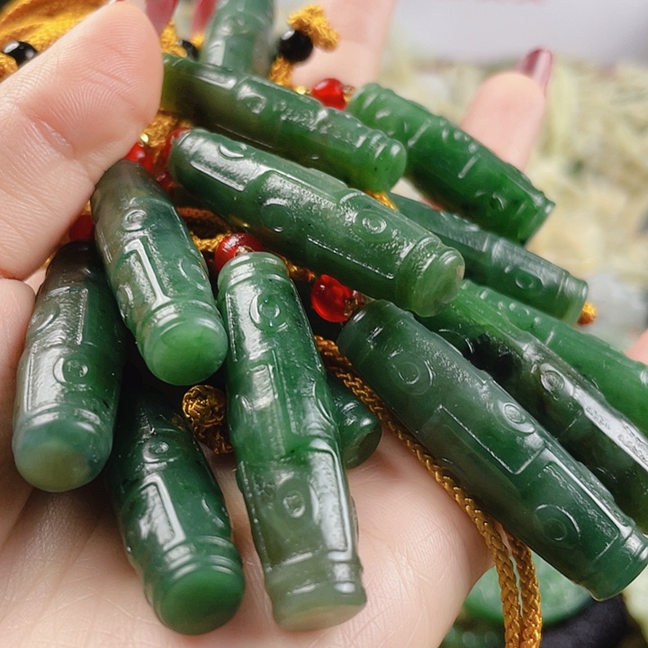 未镶嵌和田玉挂件