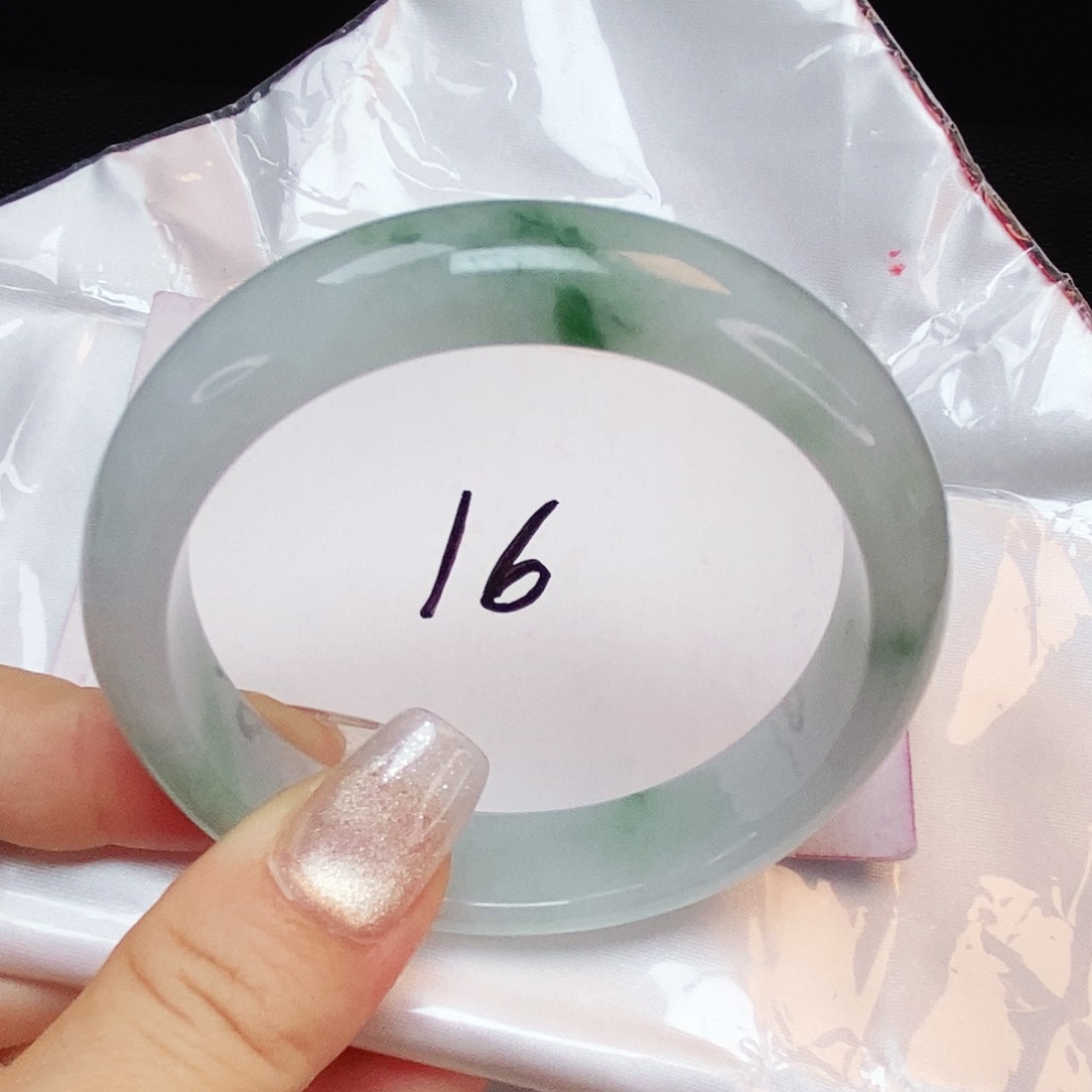 翡翠手镯未镶嵌56➕小轮胎飘蓝花