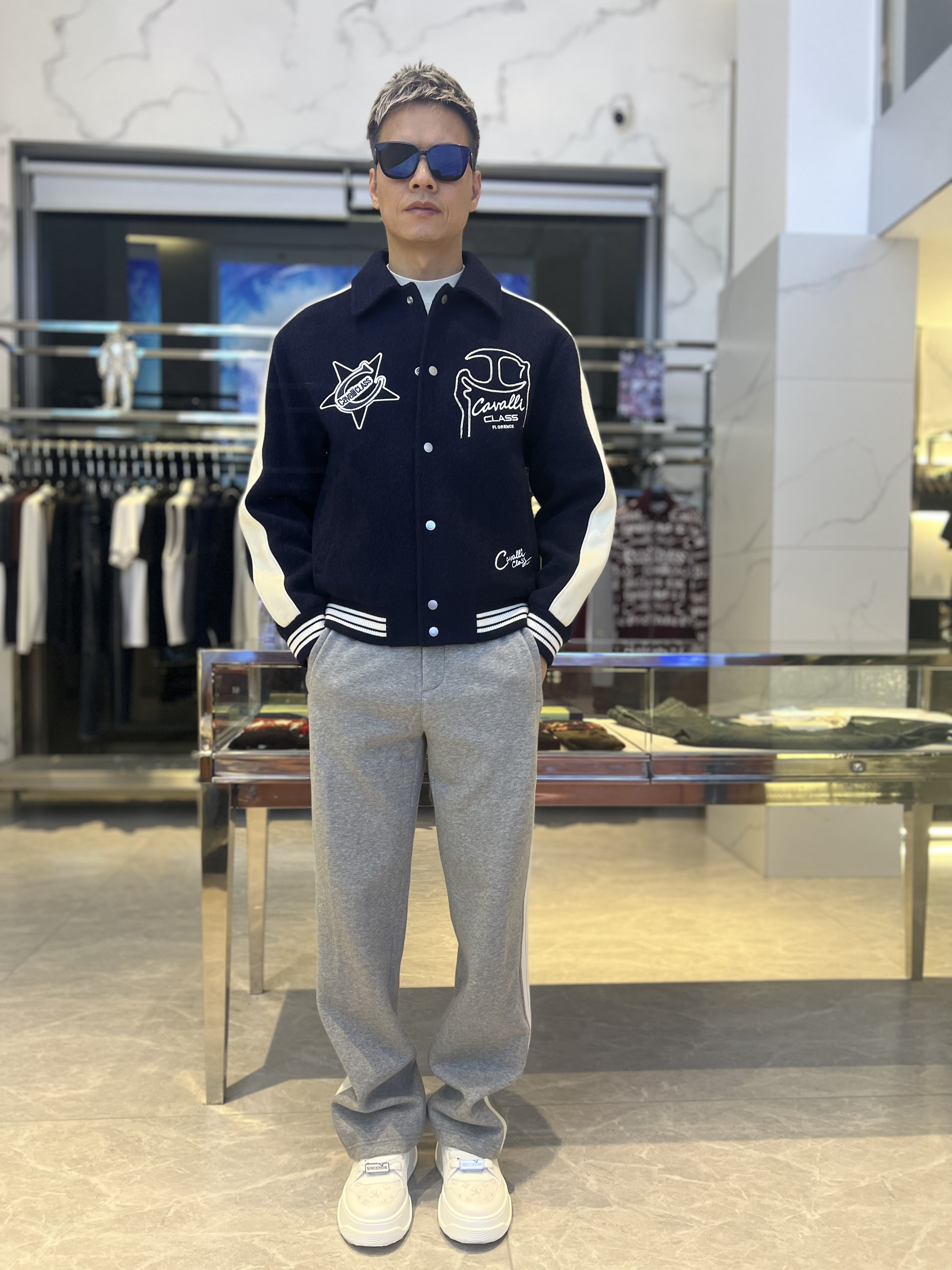 CAVALLI CLASS卡沃利秋冬新款高端轻奢时尚宽松版翻领绵羊毛夹克