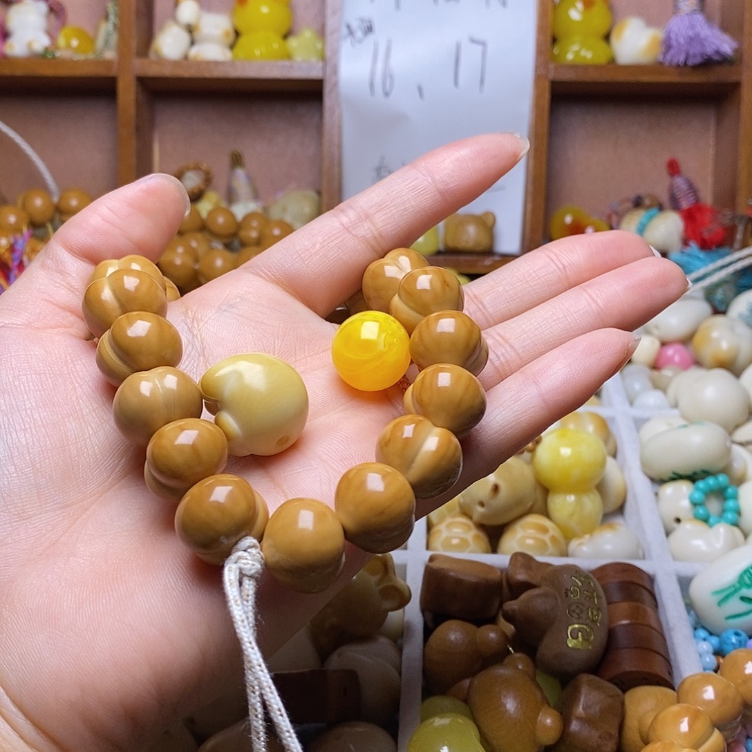 张****吊坠猴头核桃猫爪