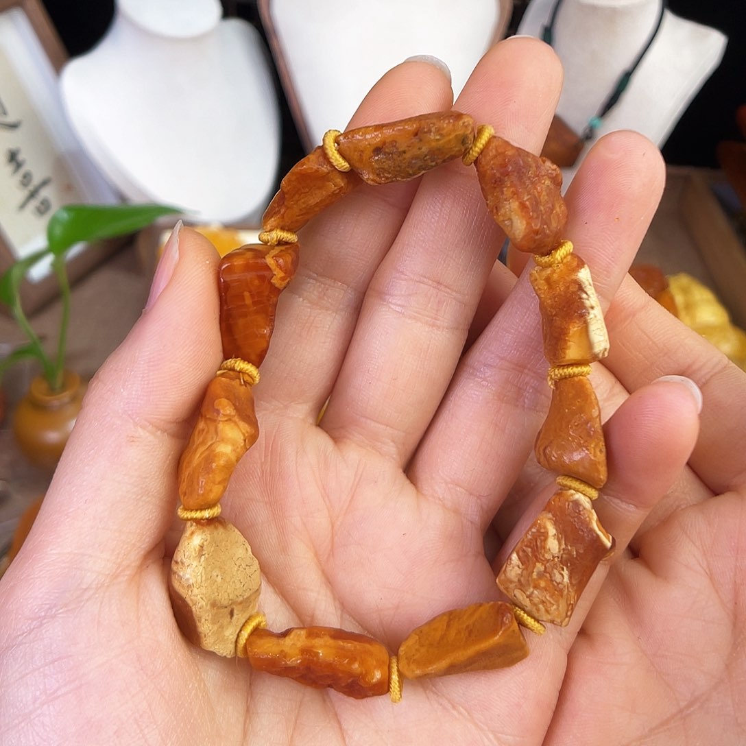 琥珀珠宝奇石未镶嵌，