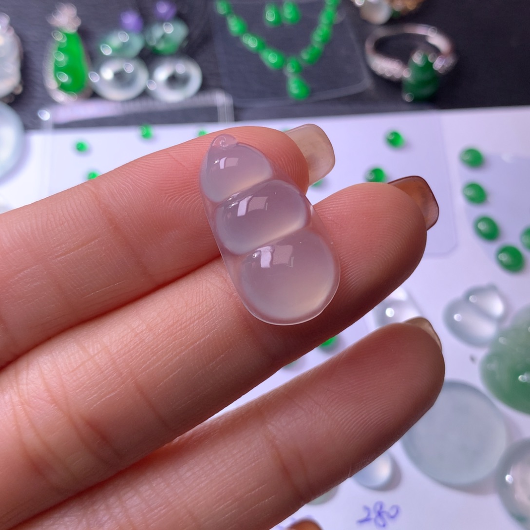 翡翠颈饰未镶嵌纯净豆子