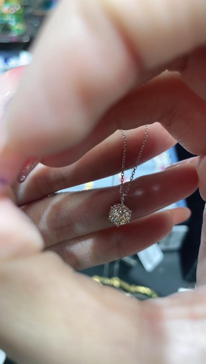 18K金镶嵌天然钻石项链  约1ct