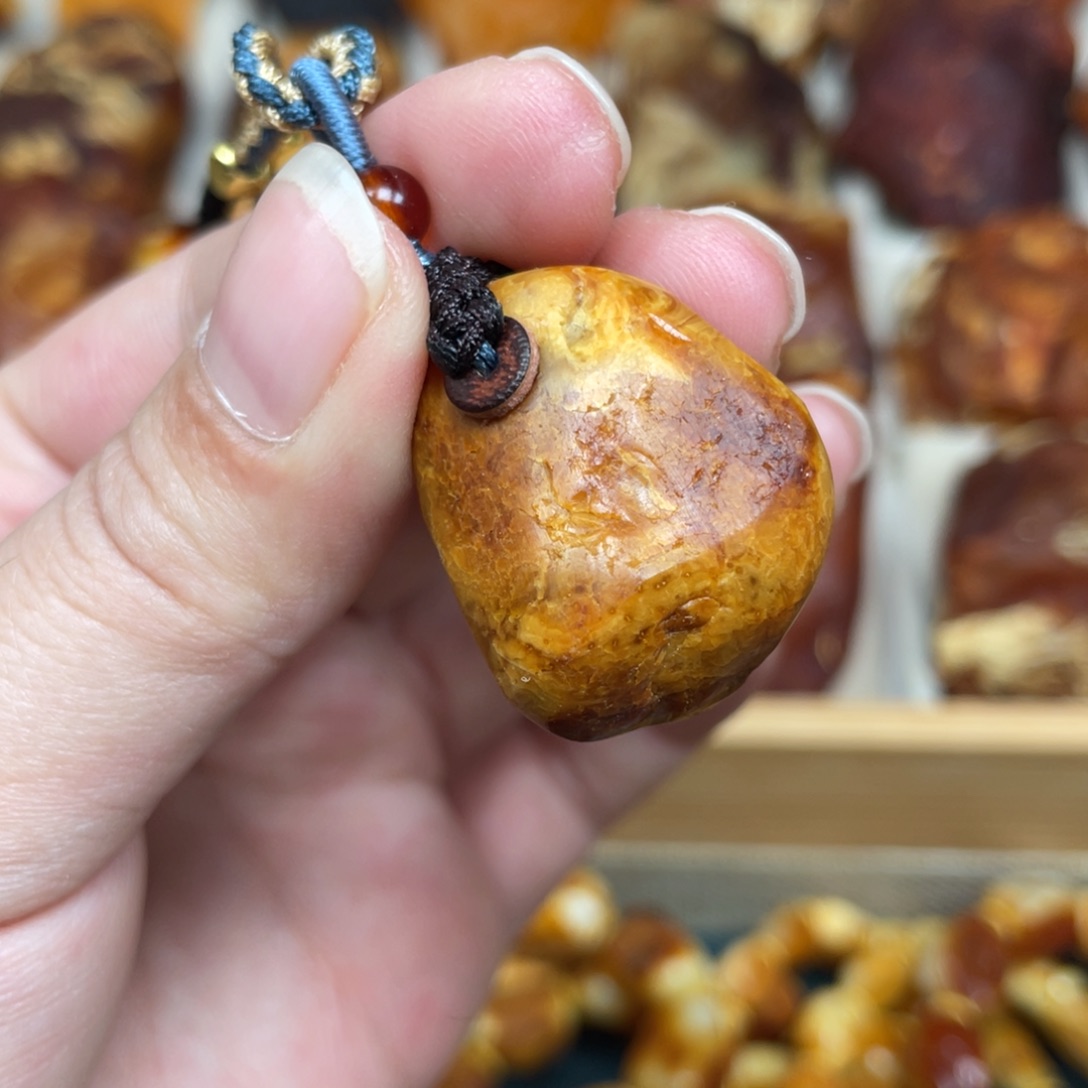 蜜蜡珠宝奇石未镶嵌