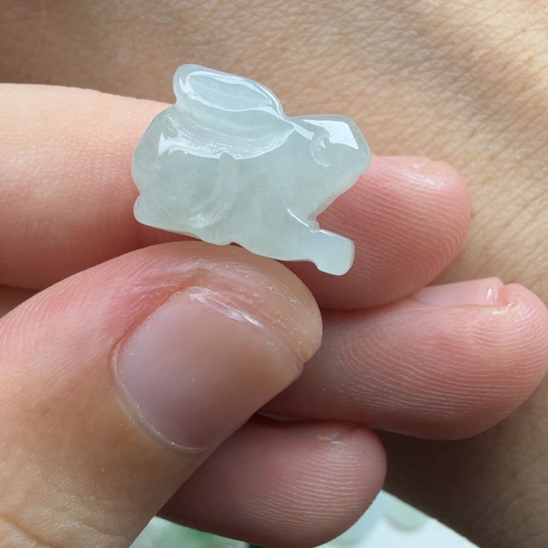 翡翠未镶嵌颈饰64