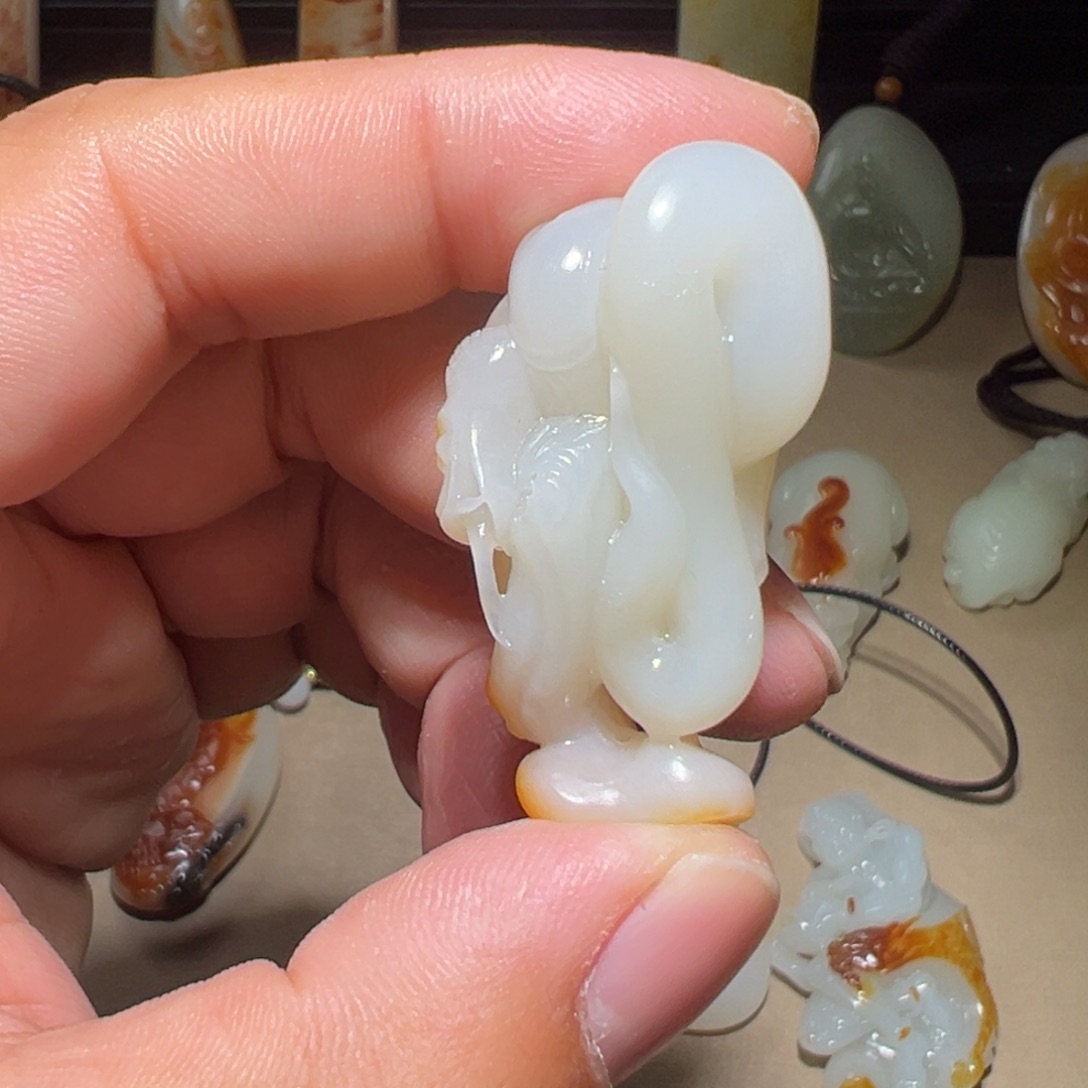 和田玉（糖玉）未镶嵌颈饰