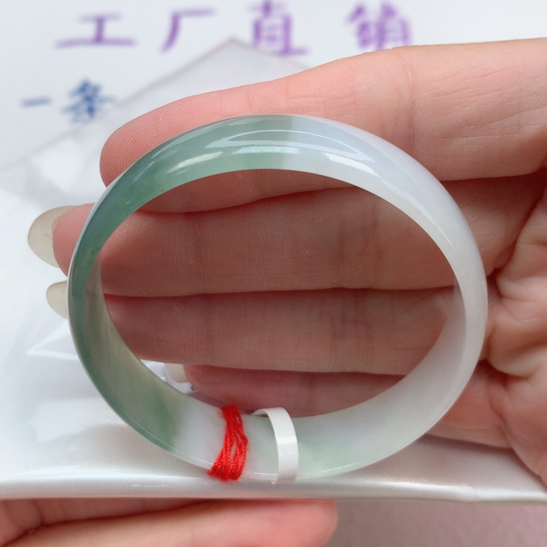 翡翠手镯未镶嵌50.9公主镯 半山水意境