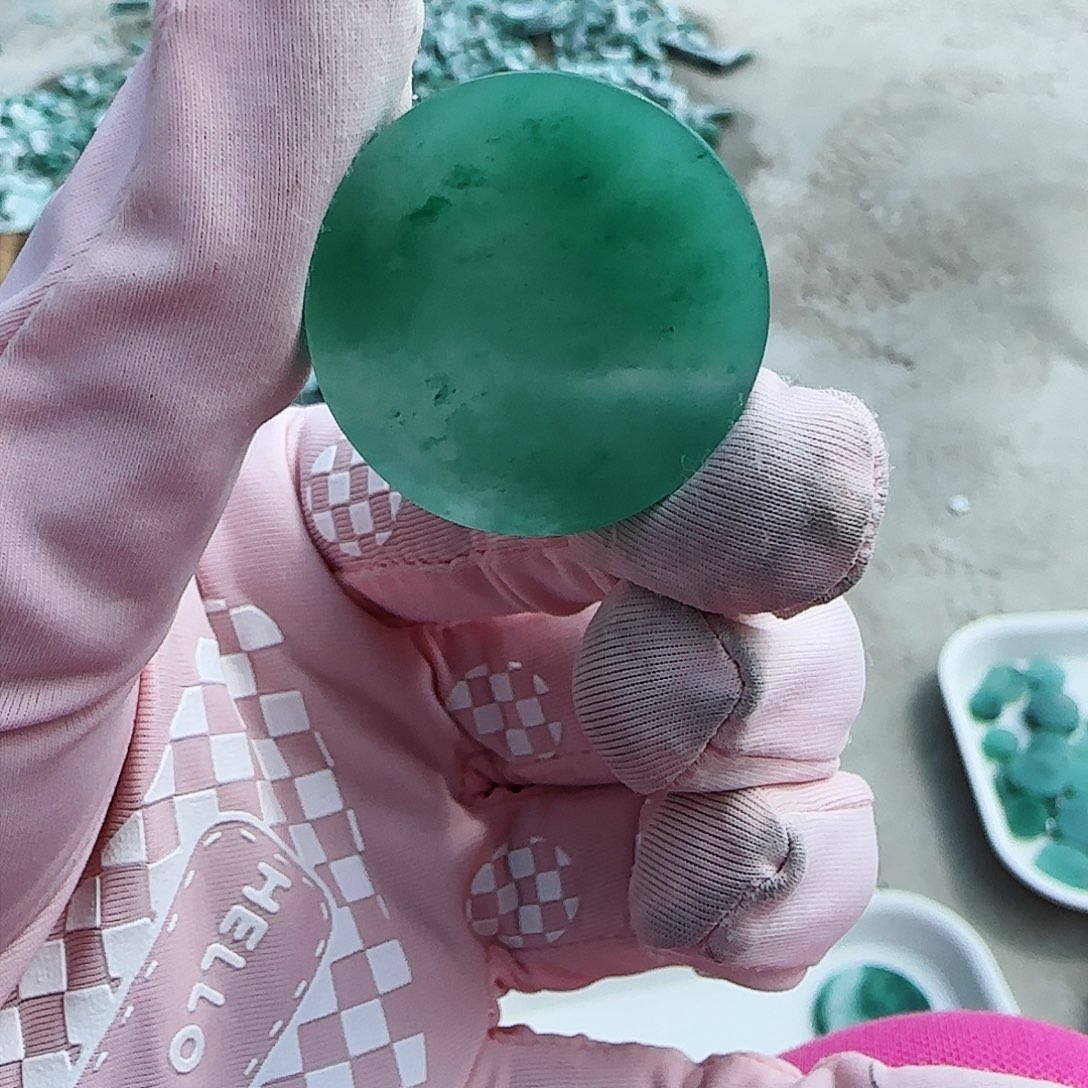 石英质玉颈饰未镶嵌