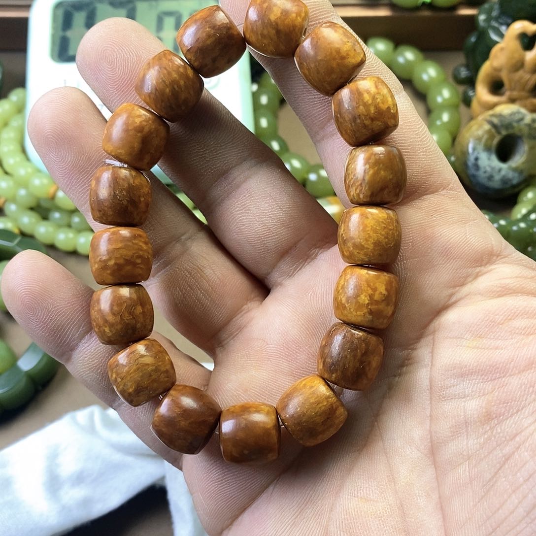 岫岩老玉（透闪石质玉）手链未镶嵌
