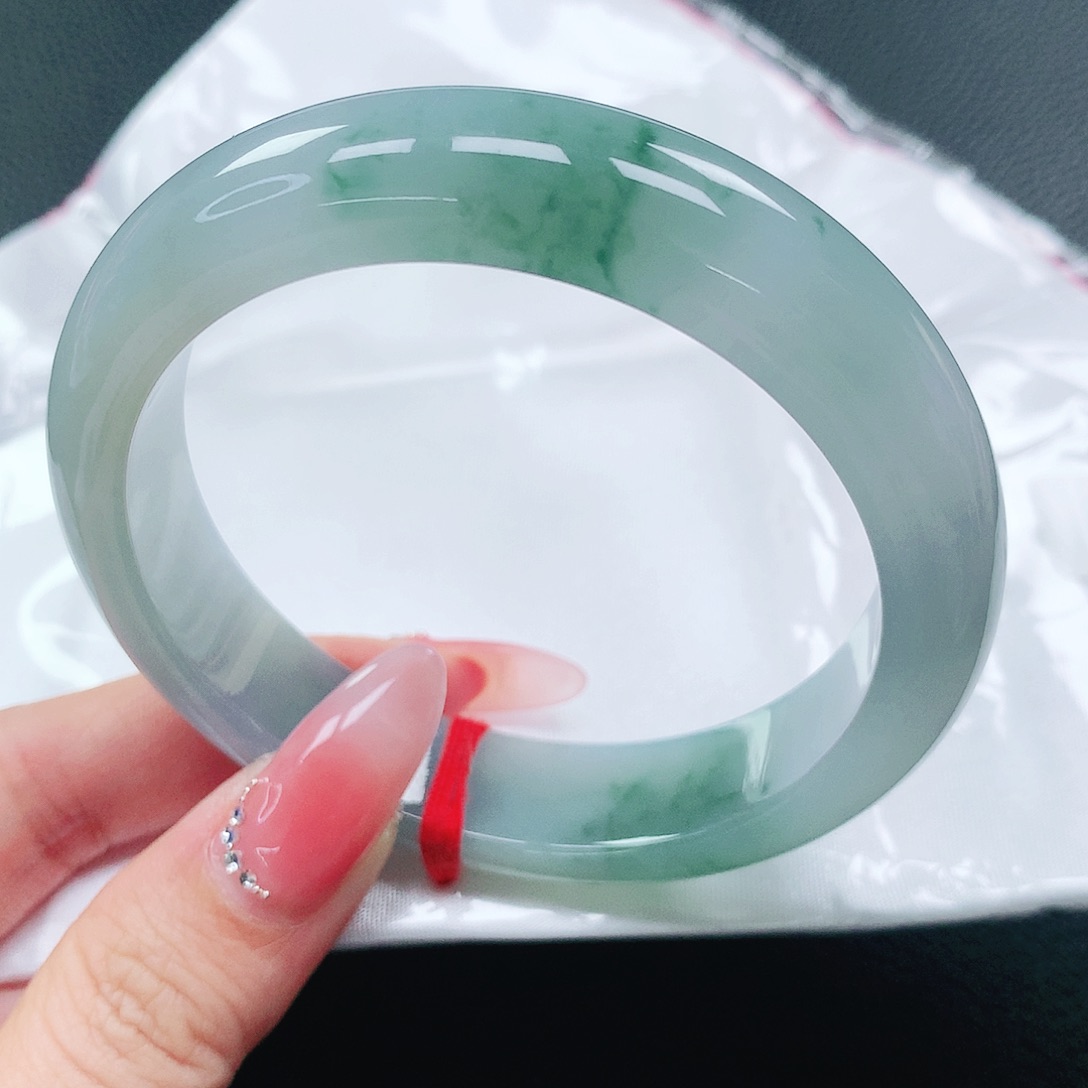 翡翠手镯未镶嵌58圈