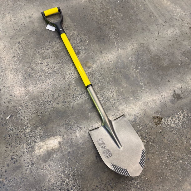 运良黄色皮卡通用铁锹