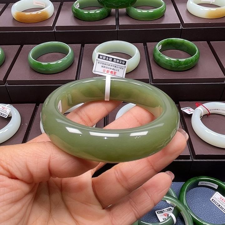 和田玉未镶嵌手镯5960