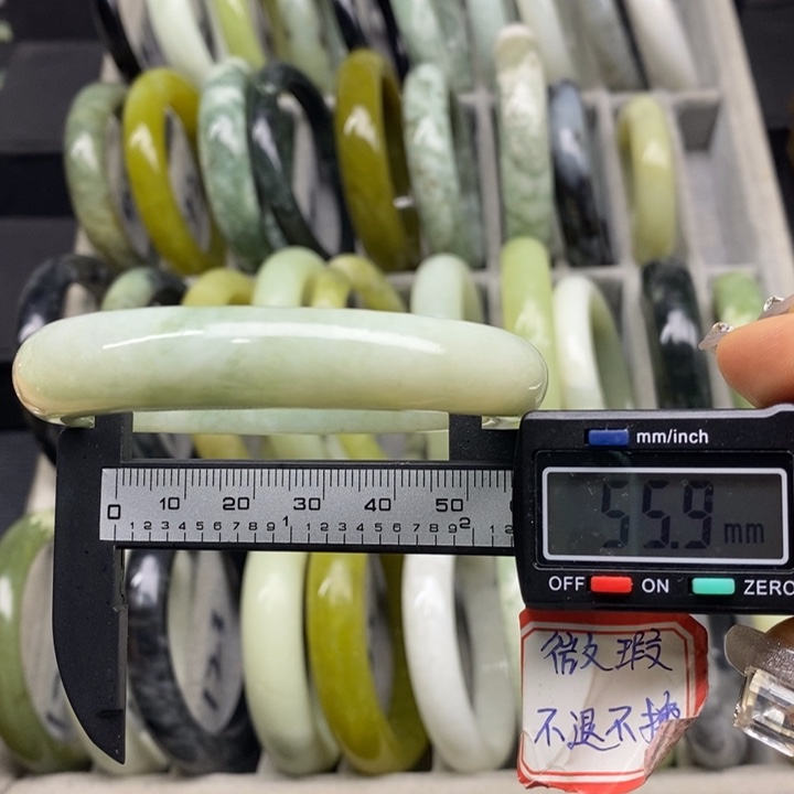 蛇纹石玉手镯150未镶嵌