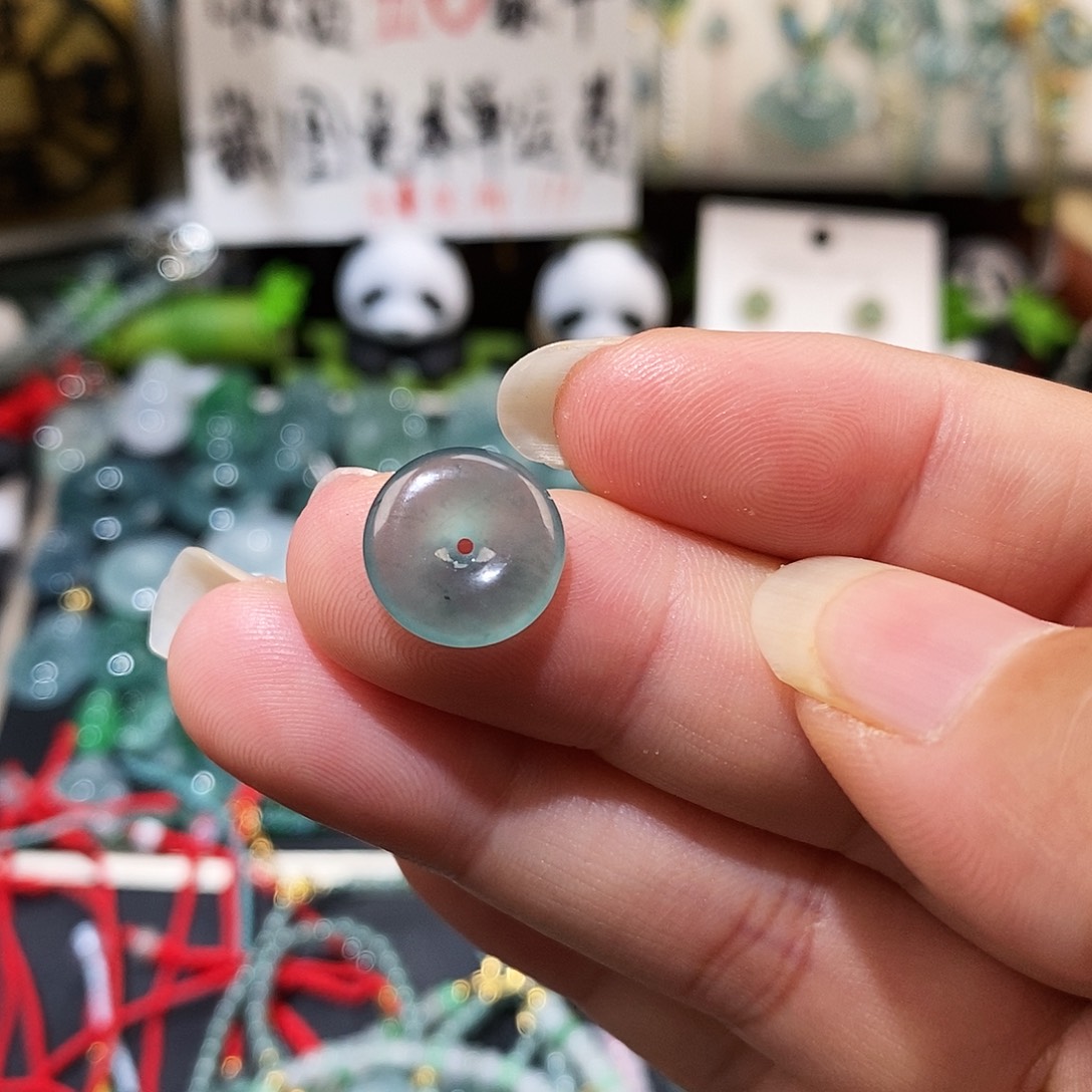 翡翠未镶嵌颈饰平安扣