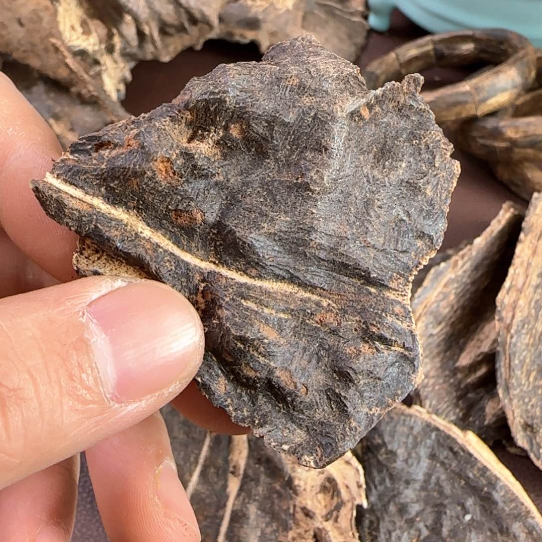 沉香摆件香港沉香铁头料4克