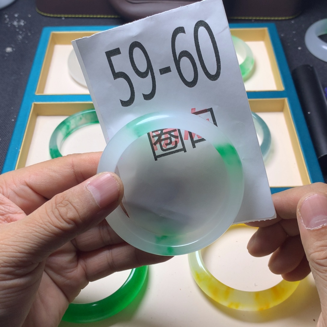 1石英岩玉手镯手镯