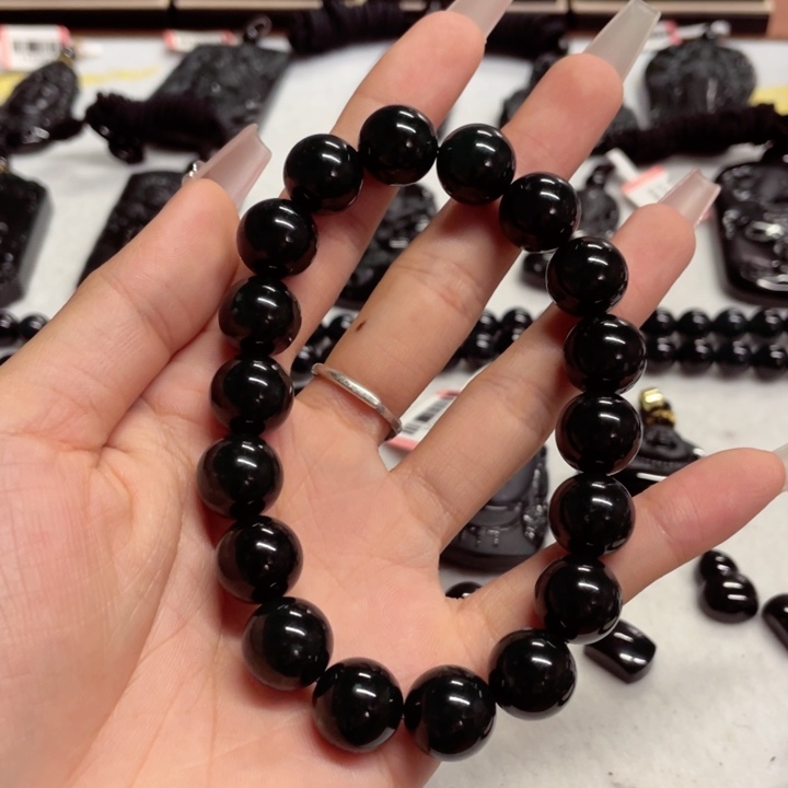 颈饰未镶嵌翡翠老*人