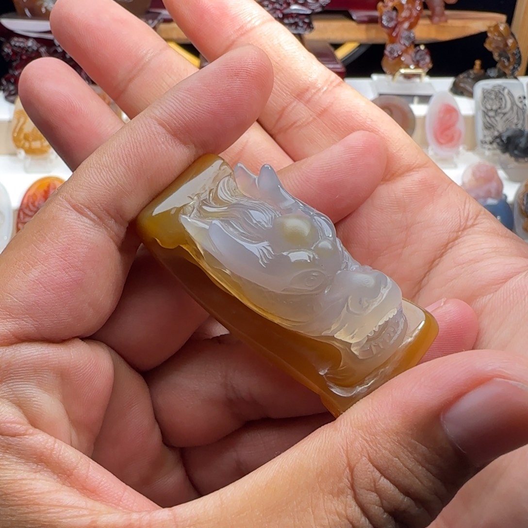 玛瑙/玉髓颈饰未镶嵌
