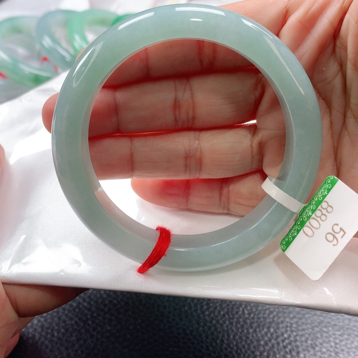 翡翠手镯未镶嵌5656565656